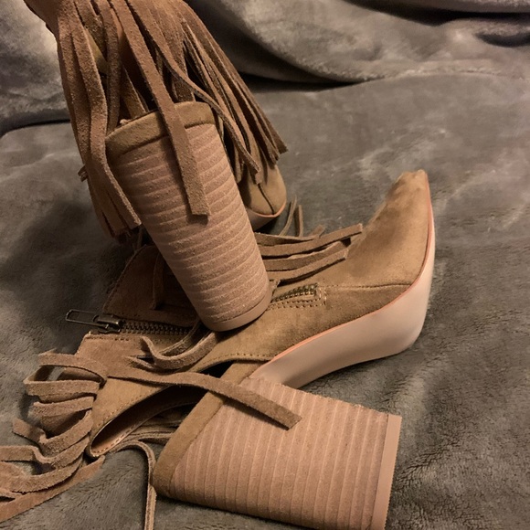 Tan booties with fringe - Picture 3 of 5